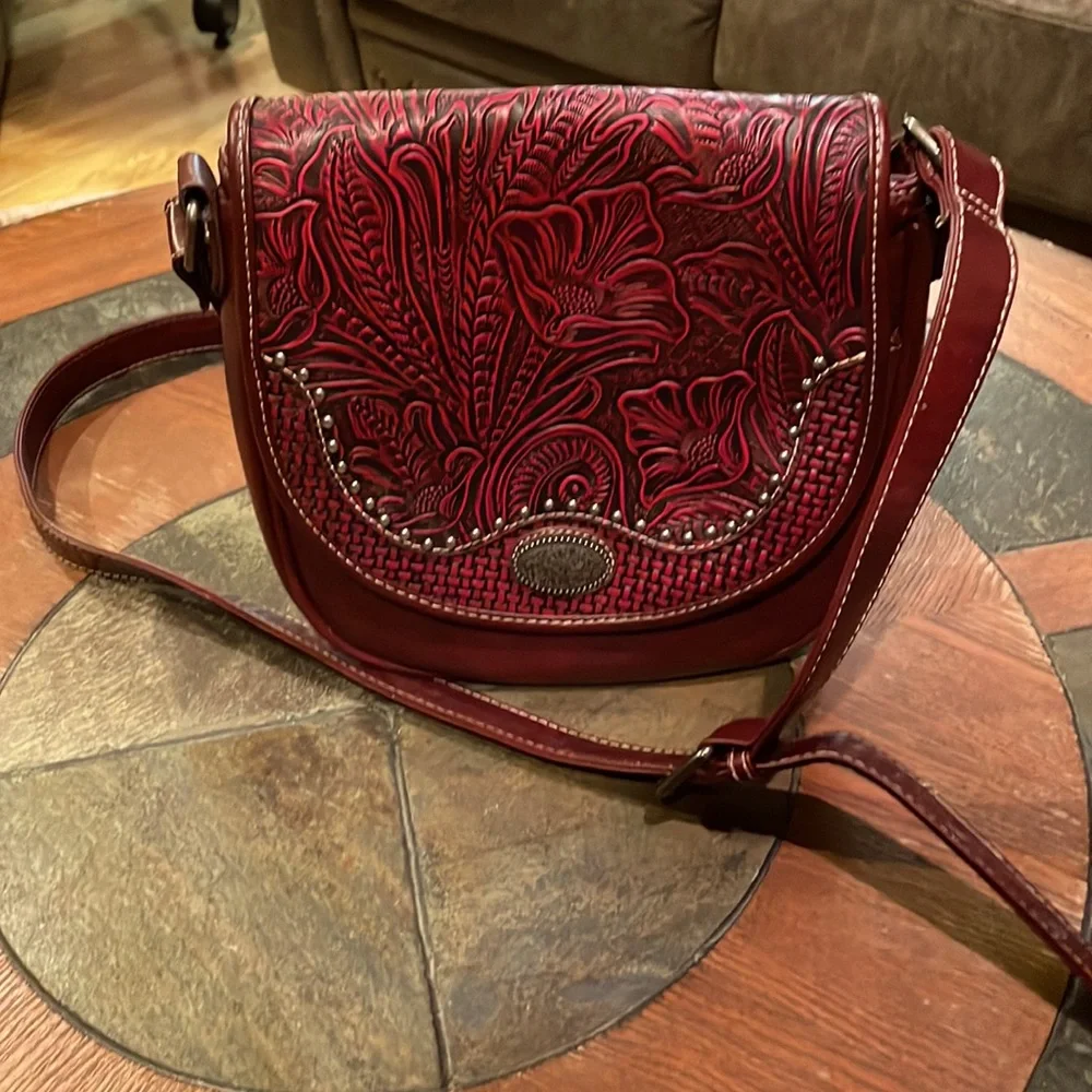“Trinity Ranch” Crossbody Bag - Picture 4 of 9